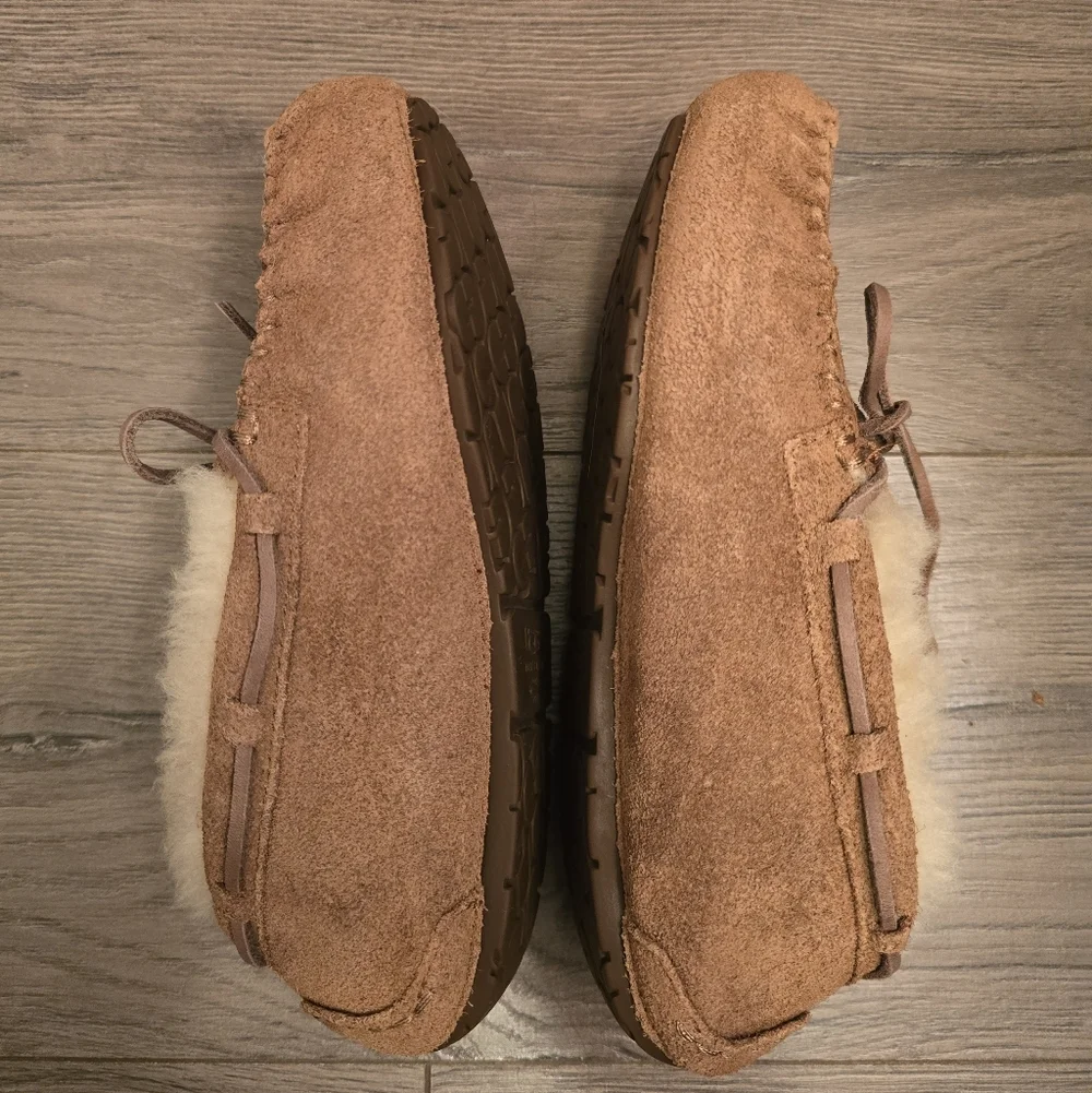 UGG Kids Dakota Moccasin Slipper Chestnut Size 1 Unisex Cozy Comfy Cute